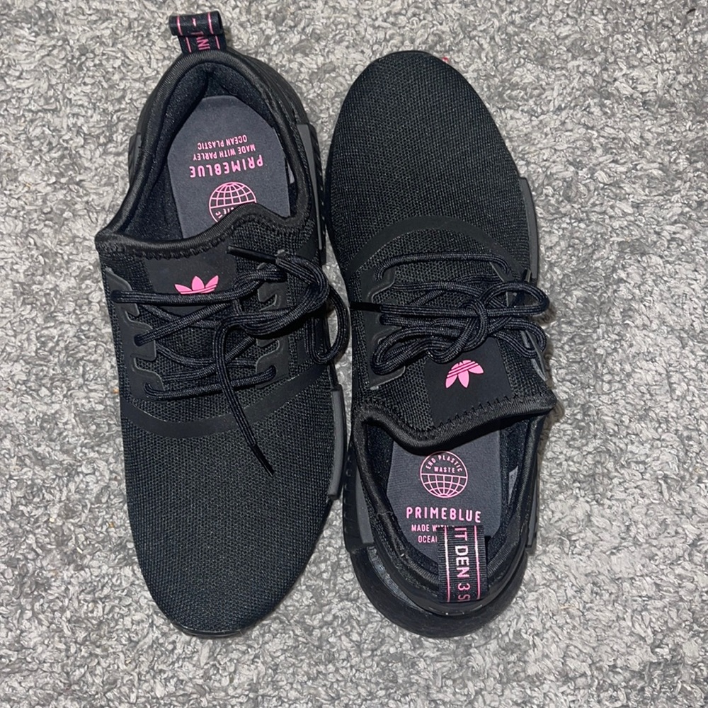 Adidas tennis shoes